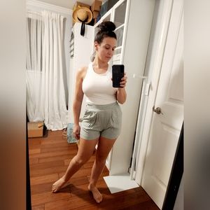 NWOT H&M Size 4 Polka Dot Bermuda Shorts